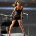 Reuters - Durante la clausura de los Juegos Ol&#237;mpicos las Spice Girls cantaron montadas en los t&#237;picos taxis londinenses, fue ah&#237; donde apareci&#243; una de las personas encargadas de acompa&#241;ar el acto con su mirada fija sobre Victoria Beckham.