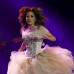 AP - El efecto dur&#243; poco porque los bailarines se quitaron la parte de arriba para mostrar sus torsos, desnudos en el caso de los hombres y con lencer&#237;a en el caso de las mujeres. Como no pod&#237;a ser de otra forma, Gloria Trevi recibi&#243; las respectivas gaviotas de plata y oro y se despidi&#243; con otro peculiar atuendo, con dos c&#237;rculos azules en los pechos, y cantando la versi&#243;n del tema &quot;Gloria&quot;, de la cantante estadounidense Laura Branigan.
