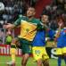Colprensa - El jugador australiano Kerem Bulut (izquierda) disputa un bal&#243;n con el ecuatoriano Christian Ona (derecha), durante el segundo partido de la primera jornada del grupo C, del Mundial Sub20 de F&#250;tbol, en el estadio Palogrande, de Manizales.