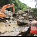 Foto Esteban Vanegas - Al r&#237;o Cauca tambi&#233;n se fue una tractomula que estaba parqueada en el paraje.