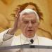 REUTERS - En 2009 revoc&#243; la excomuni&#243;n a los obispos ordenados por Lefebvre y abri&#243; las puertas de la Iglesia de Roma a los tradicionalistas anglicanos.