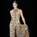 Colprensa - Finas sedas, diseños sueltos y superposición de piezas hacen parte de colección Otoño-Invierno 2011 que se vio en la capital del Valle.