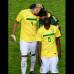 Paulo Whitaker, Reuters - Los brasile&#241;os Thiago Silva y Ramires son consolados por uno de sus compa&#241;eros. Brasil se nubl&#243; en los lanzamientos desde el punto penalti.