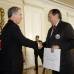 Colprensa - Juan G&#243;mez Mart&#237;nez recibi&#243; de manos del Presidente de la Rep&#250;blica, &#193;lvaro Uribe V&#233;lez, la Orden de Boyac&#225;.
