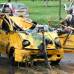 Juan Antonio S&#225;nchez - Un taxi se fue este jueves al r&#237;o Medell&#237;n, tras sacarlo un cami&#243;n de la v&#237;a.
