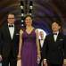 AP - A la izquierda Los pr&#237;ncipes de Suecia, Daniel y Victoria, a la derecha el pr&#237;ncipe heredero de Jap&#243;n, Naruhito llegan a la cena de gala. La cena se ofrece en el Rijksmuseum de Amsterdam.