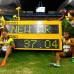 Reuters - Usain Bolt, que condujo al equipo jamaicano a la consecuci&#243;n de un nuevo r&#233;cord mundial de 4x100 metros (37.04), se declar&#243; &quot;orgulloso&quot; de su equipo y &quot;feliz&quot; consigo mismo.