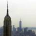 Reuters - One World Trade Center toc&#243; este viernes el cielo de Nueva York al quedar instalada la antena que lo convierte oficialmente en el techo de Am&#233;rica.