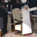 - espu&#233;s, la alocuci&#243;n del papa alem&#225;n, tan &#237;ntima, tan cercana, tan confiada con los all&#237; congregados ha sumido a los peregrinos en un profundo silencio,...