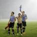 Reuters - Luego de empatar con Jordania, el equipo uruguayo celebra su paso al Mundial de Fútbol Brasil 2014.