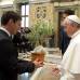 REUTERS - El delantero argentino del Barcelona Lionel Messi reconoció sentirse "orgulloso" de haber viajado al Vaticano para ser recibido en audiencia por el Papa Francisco.