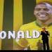 Reuters - Interrogado sobre los mejores momentos de su carrera mencionó sus convocatorias a la selección brasileña y la conquista del Mundial de 2002, así como haber convivido con "este bando de locos", como son conocidos los apasionados hinchas del Corinthians.