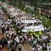 Colprensa - Los 5.000 manifestantes caminaron por las calles de Bogotá, y el alcalde Gustavo Petro indicó que fue la mayor movilización vivida en Bogotá.