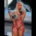 AP - Gaga aceptó su premio al mejor video musical con un vestido que seguramente enfureció a la organización PETA, el mayor grupo defensor de los derechos de los animales del mundo: un vestido y un sombrero hecho de lo que parecían ser trozos de carne cruda, incluyendo una bolsa de carne roja.