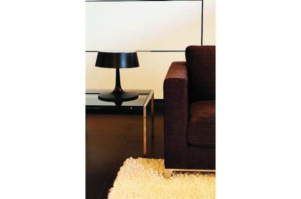 Juan Fernando Cano - El dise&#241;ador de interiores Jos&#233; Hoyos propone cuatro formas de transformar, con peque&#241;as dosis de color, en muebles y accesorios, una sala en tonos neutros.