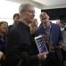 Reuters - Tim Cook present&#243; orgulloso las novedades del iPad.