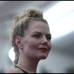 Reuters - Jennifer Morrison lucio una cresta en su indumentaria punk.
