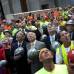 Reuters - Silverstein, acompa&#241;ado de pol&#237;ticos como el republicano Peter King y casi un centenar de trabajadores que participaron en la construcci&#243;n del edificio, inscribieron este lunes sus nombres sobre la &#250;ltima viga de la torre, que tambi&#233;n fue firmada por el presidente, Barack Obama, en su &#250;ltima visita a la antes conocida como &quot;zona cero&quot; de Nueva York.