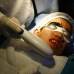 Reuters - El tratamiento de depilaci&#243;n con l&#225;ser es una esperanza para que esta familia tenga una vida normal.