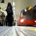 REUTERS - El temporal, que no parece dar tregua pues se esperan m&#225;s lluvias para los pr&#243;ximos d&#237;as, ha alterado los servicios ferroviarios, vital para millones de brit&#225;nicos que acuden a sus trabajos.