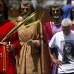 Manuel Saldarriaga - El fervor de los cat&#243;licos se not&#243; hasta en las prendas de vestir. Las camisetas con im&#225;genes religiosas sobresalieron.