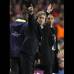 Reuters - El t&#233;cnico de Benfica, Jorge Jesus, incita a jugar m&#225;s a sus jugadores cerca de Roberto Di Matteo.