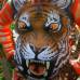 REUTERS - Onam es un festival anual hind&#250; celebrado en Kerala, India, dedicado a la cosecha y que se realiza durante el mes de Chingam (Agosto-Septiembre). Una de sus festividades es el Pulikali o la danza del tigre. Los bailarines, entre ellos algunos ni&#241;os, pintan sus cuerpos con la imagen del felino m&#225;s grande del mundo, en una expresi&#243;n cultural que gira en torno al tema de la caza del animal.