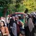 AP - Los egipcios esperaron con paciencia en largas colas durante horas para poder votar en los que se presentaban como los primeros comicios libres del pa&#237;s, tras la renuncia del expresidente Hosni Mubarak en febrero pasado.