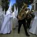 Reuters - Cofrad&#237;a durante el inicio de la Semana Santa en la capital andaluza de Sevilla, sur de Espa&#241;a.