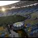 AP - Lo nuevo del m&#237;tico Maracan&#225; fue el techo en fibra de vidrio y la levantada de la gramilla para m&#225;s visual de los hinchas.