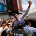 Reuters - &quot;Si mi encarcelamiento vale para el despertar de un pueblo, para que Venezuela despierte definitivamente y podamos construir ese cambio en paz y democracia (...) entonces vale este encarcelamiento infame&quot;, dijo L&#243;pez antes de entrar en la tanqueta.