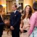 Reuters - Los Obama saludaron en privado a los reci&#233;n casados duques de Cambridge, el pr&#237;ncipe Guillermo de Inglaterra, segundo en la l&#237;nea de sucesi&#243;n, y su flamante esposa, Catalina, con los que departieron unos minutos.