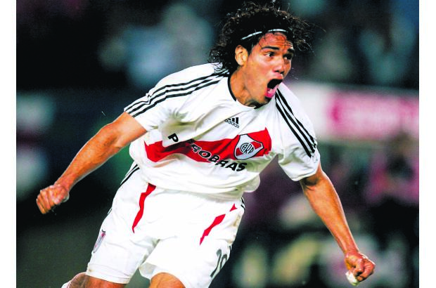 Reuters - Con River Plate jug&#243; hasta el 2009.