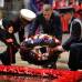 Reuters - La pareja presidencial se desplaz&#243; a la abad&#237;a de Westminster para depositar una corona de flores ante la Tumba del Soldado Desconocido.