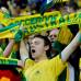 AP - Los hinchas australianos alentaron durante todo el comrpomiso a su selecci&#243;n a pesar del resultado.