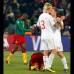 AP - Los Leones Indomables del Camer&#250;n, llamados a defender el orgullo africano en su territorio, rugieron su adi&#243;s al Mundial y su derrota ante Dinamarca (2-1) meti&#243; a Holanda en el club de los 16.