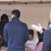 Colprensa - El presidente Uribe vot� en compa��a de la primera Dama, Lina Moreno y su hijo Jer�nimo Uribe Moreno.