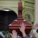 Colprensa - La romería se acercó al templo para llevar imágenes, velas y todo tipo de símbolos religiosos que pudieran ser bendecidos y encomendados a los propósitos de la oración.
