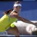 AP - La china Peng Shuai y su mayor esfuerzo para devolver la bola ante la francesa Aravane Reza.