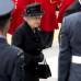 Reuters - La reina Isabel llega para el funeral de Margaret Thatcher en la catedral de St Paul.