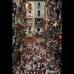 AFP - Las fiestas San Fermín, en las que una multitud corre junto a seis toros bravos por las calles de Pamplona, en España, son uno de los mayores atractivos en esta época del año. Desde 1924, 15 personas han muerto en los encierros que fueron inmortalizados en la novela Fiesta de Hemingway.