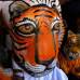 AP - Onam es un festival anual hind&#250; celebrado en Kerala, India, dedicado a la cosecha y que se realiza durante el mes de Chingam (Agosto-Septiembre). Una de sus festividades es el Pulikali o la danza del tigre. Los bailarines, entre ellos algunos ni&#241;os, pintan sus cuerpos con la imagen del felino m&#225;s grande del mundo, en una expresi&#243;n cultural que gira en torno al tema de la caza del animal.