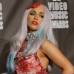 Reuters - Lady GaGa, luciendo su traje hecho, al parecer, de carne, posa en la sala de prensa después de ganar los ocho MTV Video Music Awards.