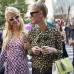 Reuters - Paris Hilton y su hermana Nicky Hilton acuden a la Semana de la Moda de Nueva York.