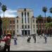 Foto Donaldo Zuluaga - El antiguo Palacio Municipal (al fondo) se construy&#243; entre 1929-1932. Su inauguraci&#243;n se dio en 1937.