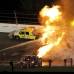 Reuters - El piloto colombiano Juan Pablo Montoya perdi&#243; el control de su carro en la vuelta 160 de la prueba de las 500 Millas de Daytona de la competici&#243;n Nascar y choc&#243; contra un cami&#243;n de secado de la pista que provoc&#243; un incendio y la paralizaci&#243;n de la carrera.