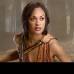 Cortes&#237;a starz.com - Naevia (Cynthia Addai-Robinson): Esclava personal de Lucretia, quien siempre est&#225; lista para cumplir cualquier orden. Su relaci&#243;n secreta con Crixus es una peligrosa traici&#243;n a su ama, pero no puede resistirse al &#250;nico placer que encuentra en su vida. Durante las dos primeras temporadas fue interpretada por Lesley-Ann Brandt.