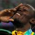 Reuters - Junto a Nesta Carter, Michael Frater y Yohan Blake, &#233;ste &#250;ltimo el campe&#243;n de los 100, Jamaica le reban&#243; seis cent&#233;simas al previo r&#233;cord mundial que ellos mismos hab&#237;an establecido en los Juegos Ol&#237;mpicos de Beijing 2008. Debido a la baja por lesi&#243;n de Asafa Powell, esta fue la primera vez que a Bolt le toc&#243; cargar con la &#250;ltima posta en una de las grandes citas.