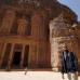 Reuters - Obama se detiene a mirar el sitio hist&#243;rico y arqueol&#243;gico de Petra.