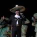 AP - La ceremonia de apertura comenzó con la interpretación del himno nacional de México, cantado por Vicente Fernández.